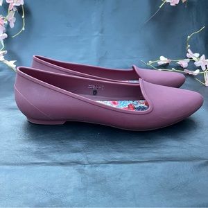 Crocs Women’s Burgundy Rubber Loafers Shoes Size W9 Pointed